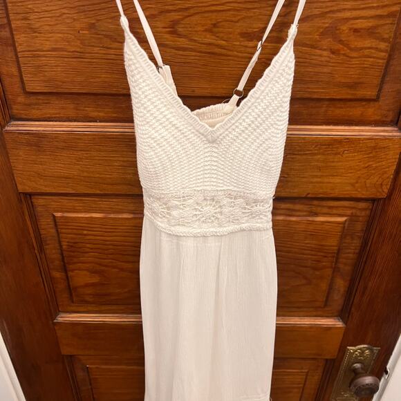 Hollister Mixed Fabric Crochet Style Maxi Dress size XS Cloud White NWT's $70 - Picture 3 of 14